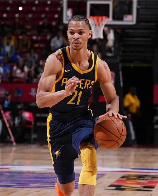 RayGame包含里程碑夜！多特蒙德单刀错失；荷甲清晨刷纪录；球迷炸锅；年轻球员得到机会的词条