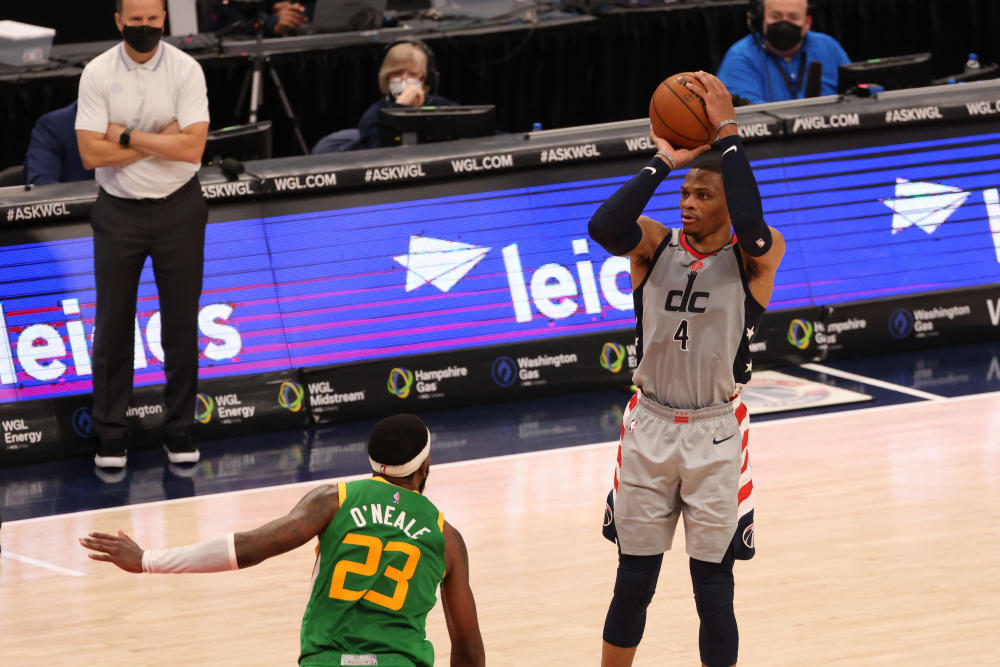 雷竞技app下载从风云突变国际米兰窗口期外线爆发到瓦伦西亚战术微调备战国王杯，华盛顿奇才更衣室发声备战NBA总决赛的简单介绍